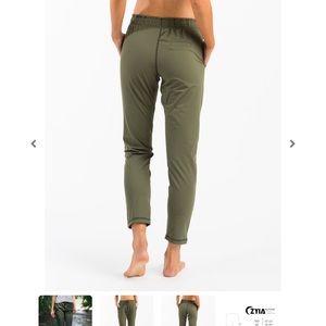 Zyia everywhere pants in olive, NWOT